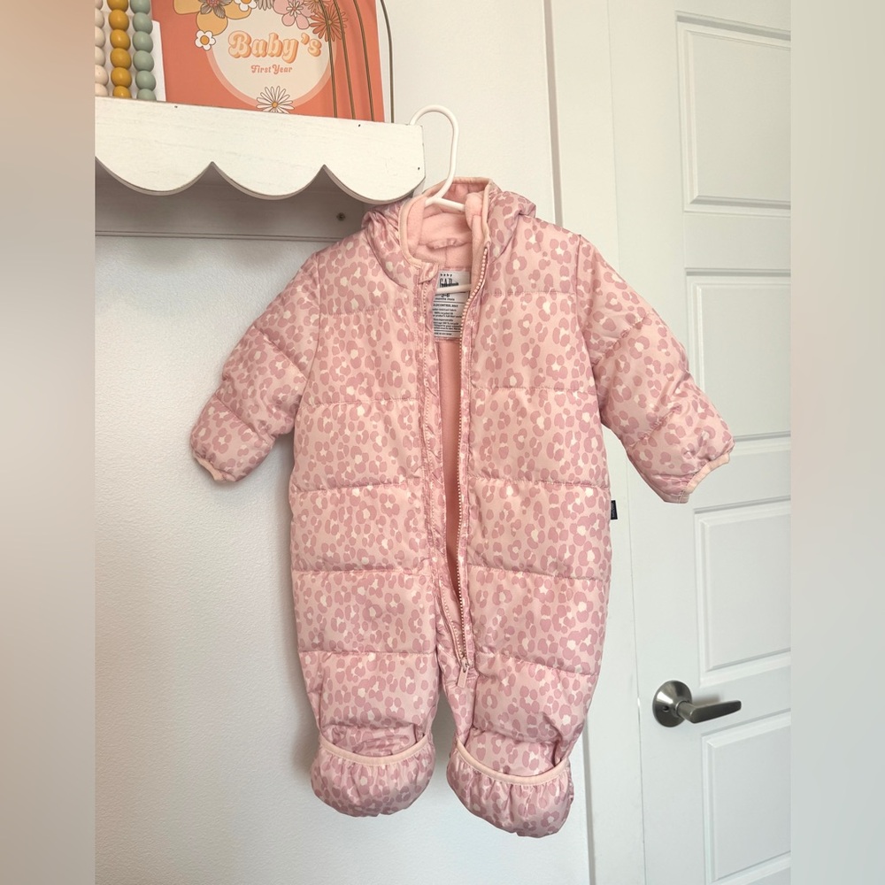 Gap baby pink cheetah print bunting snow-suit 3-6 months